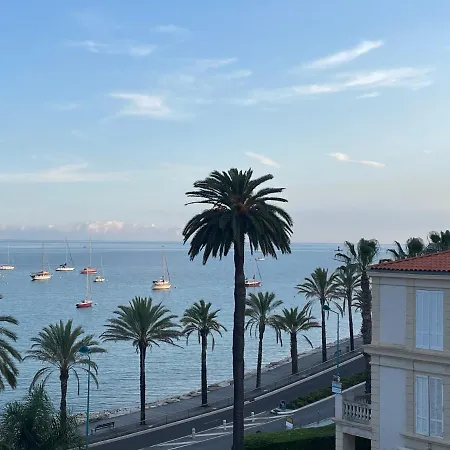 아파트 : Tres Bel Avec Grande Terrasse Et Vue Exceptionnelle Sur *