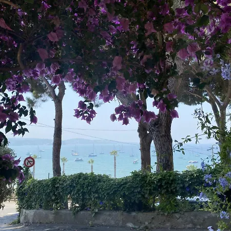 : Tres Bel Avec Grande Terrasse Et Vue Exceptionnelle Sur בנדול