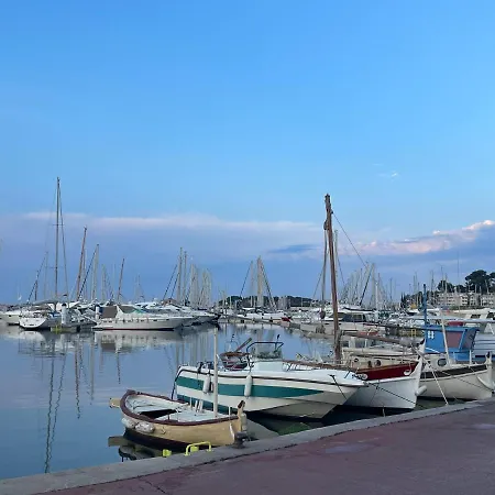 : Tres Bel Avec Grande Terrasse Et Vue Exceptionnelle Sur בנדול