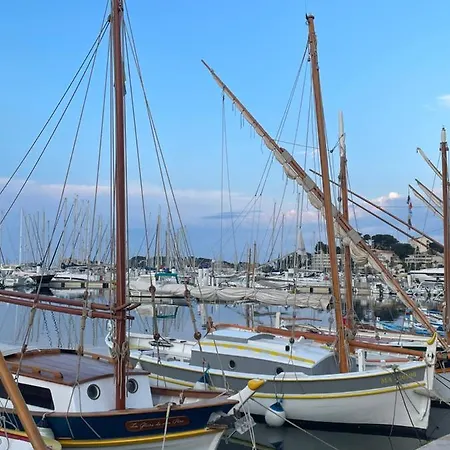 : Tres Bel Avec Grande Terrasse Et Vue Exceptionnelle Sur