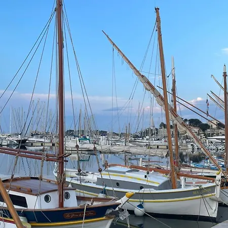 : Tres Bel Avec Grande Terrasse Et Vue Exceptionnelle Sur