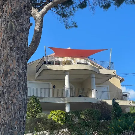 : Tres Bel Avec Grande Terrasse Et Vue Exceptionnelle Sur